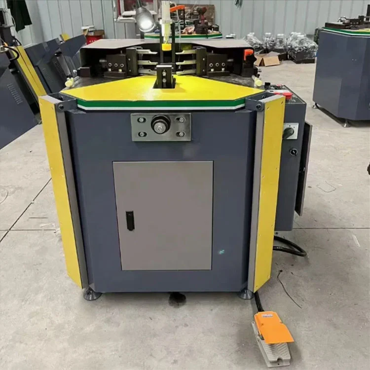 Combinatrice angolare per profili in alluminio da 140 mm