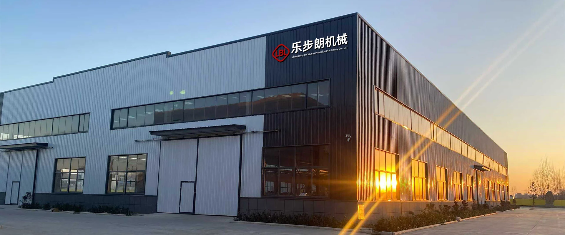 Fabbrica di macchinari in alluminio per facciate continue in Cina
