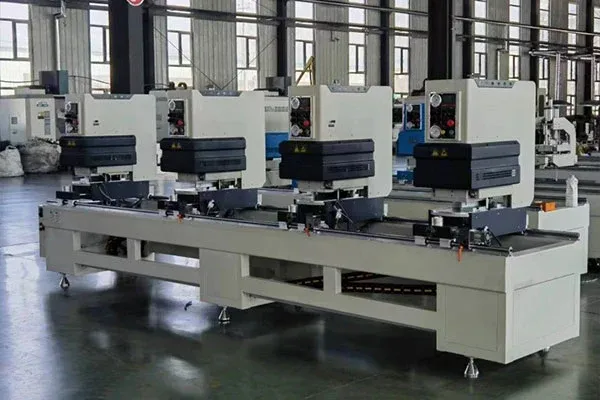 Guida pratica alla selezione della saldatrice per PVC UPVC per diverse capacità produttive