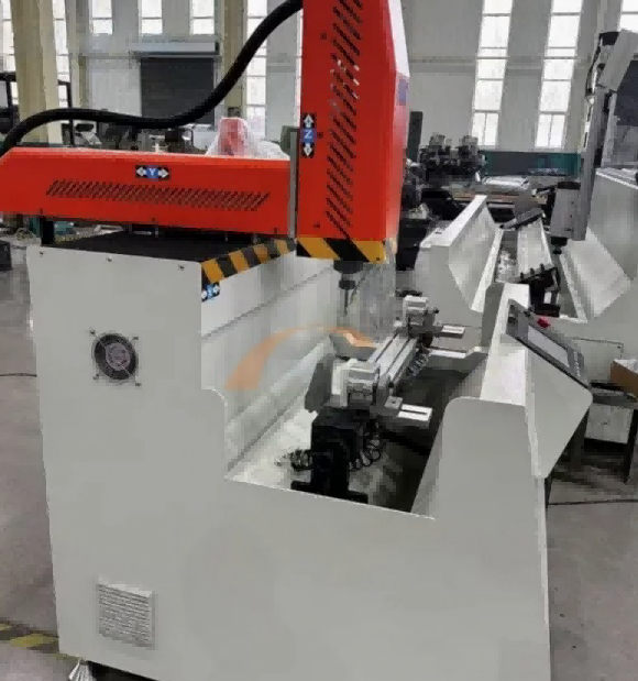 Centro di lavoro CNC di precisione ad alta rigidità da 800 mm per profili in alluminio industriale di grande sezione