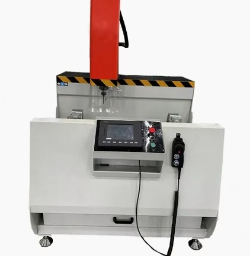 Centro di lavoro CNC ad alta precisione da 800 mm per carichi pesanti per profili in alluminio industriali